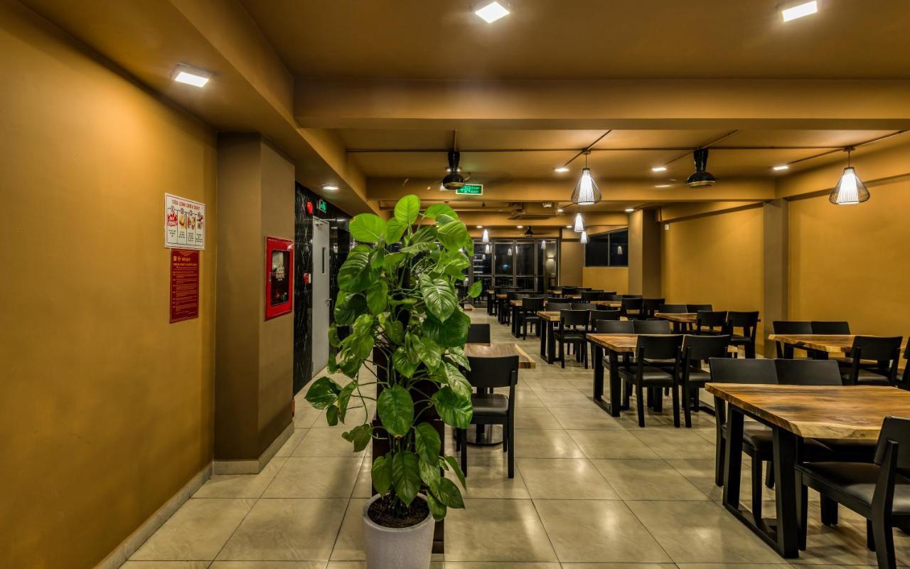 Cherry Hotel And Apartment Ho Chi Minh City Exterior photo